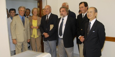 V�zquez quiere profundizar el Sistema de Salud e integrar el Cl�nicas 