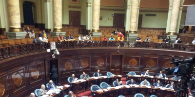 Oposici�n cuestiona ingreso de funcionarios p�blicos