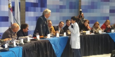 V�zquez: Hay que "revitalizar" los centros educativos