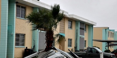 El hurac�n Matthew contin�a azotando peligrosamente la costa este de EEUU