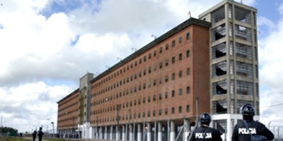 Petit inst� a encontrar alternativas para evitar hacinamiento en las c�rceles