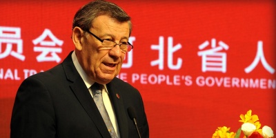 Gobierno plantea firmar un TLC con china, en dos a�os