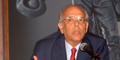 Disminuyen sedaci�n a Jorge Batlle pero contin�a grave 