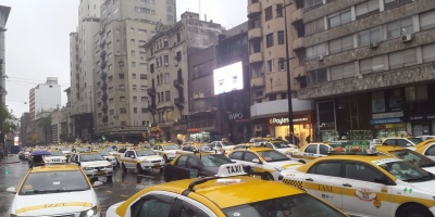 Movilizaci�n del taxi volvi� a afectar el  tr�nsito en Montevideo 