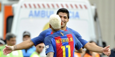 Multa y aviso de cierre al Valencia por el botellazo a Neymar