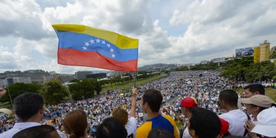 Un polic�a asesinado durante protesta opositora en Venezuela