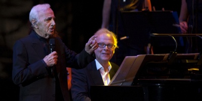 Armenios homenajean a Charles Aznavour con una estrella en Hollywood