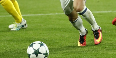 Estudiantes lidera en solitario