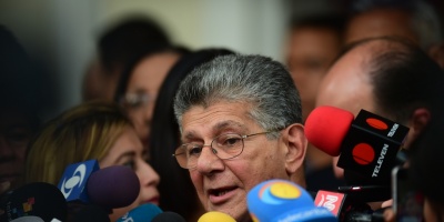 Oposici�n venezolana asegura que Maduro da "patada" al di�logo 