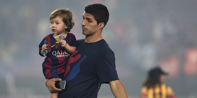 El hijo de Su�rez entren� con el de Messi y Piqu� 
