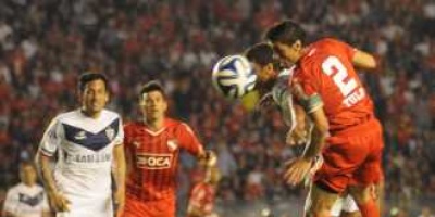 V�lez gole� 4-0 a Independiente y es �nico l�der en Argentina