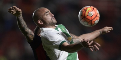 Banfield hunde m�s al colista Arsenal en 10� fecha del f�tbol argentino