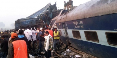 M�s de 100 muertos en accidente ferroviario en India
