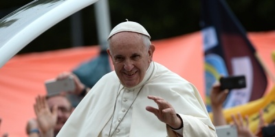 El papa prorroga de forma indefinida que los curas puedan absolver del aborto