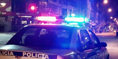 Fiscal pide procesamiento sin prisi�n para j�venes que quemaron camisetas de Pe�arol y Nacional