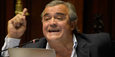 Jorge Larra�aga fue operado por un problema card�aco