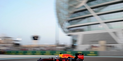 Hamilton por delante de Rosberg