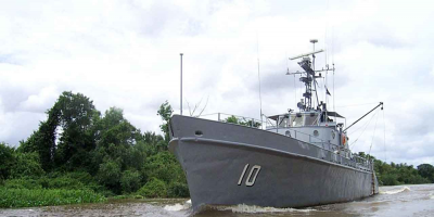Rescataron a tripulantes tras fuerte temporal