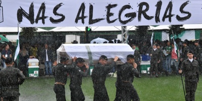 Chapec�, capital de la emoci�n, despide a sus futbolistas muertos