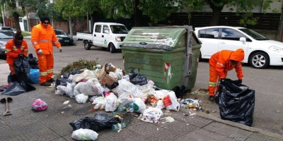 Hay 4 mil contenedores desbordados y negocian soluci�n al conflicto