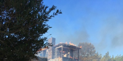 Incendio en monte alcanz� una vivienda en Jos� Ignacio 