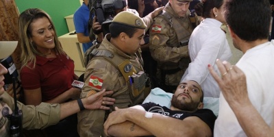 El sobreviviente futbolista Ruschel dej� el hospital caminando