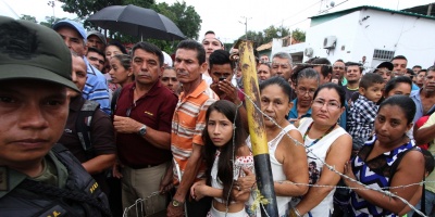 Venezuela vuelve de a poco a la calma con vigencia de billete de 100 bol�vares