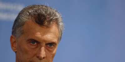 Atacaron con piedras al auto donde viajaba Macri