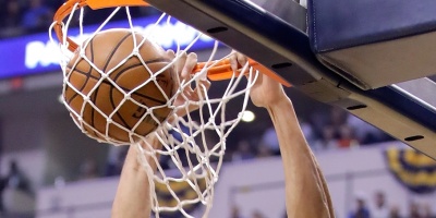 NBA multa al delantero Paul George y al entrenador McMillan