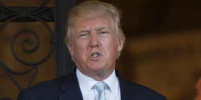 Trump env�a tuit de saludo por A�o Nuevo a sus "muchos enemigos"