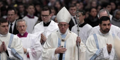 El papa condena el atentado en Estambul en su mensaje para 2017