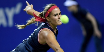 M�nica Puig tropieza de entrada en Brisbane