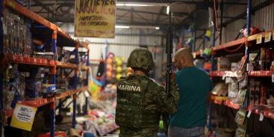 Saqueos y protestas por aumento de combustible agitan centro de M�xico