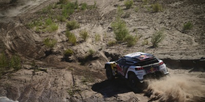 Organizaci�n del Dakar entrega d�cima etapa y liderato a Peterhansel, Loeb segundo