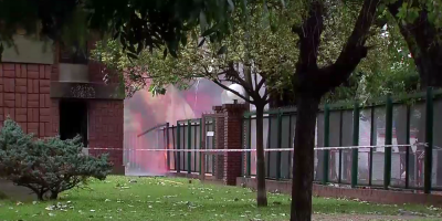 Fuego y peligro de derrumbe en ciudad Argentina