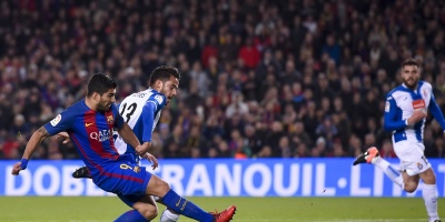 Luis Enrique elogia a Su�rez tras marcar 100 goles con el Barcelona