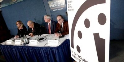 El simb�lico �Reloj del Apocalipsis� se acerca a la medianoche...