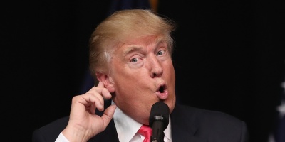 Trump responsabiliza a manifestantes por caos en aeropuertos