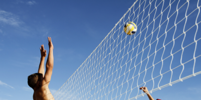Clases de Handball en playas de Montevideo