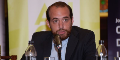 Amado: �No nos duelen prendas si somos el voto 50�