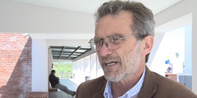 Florit afirm� que pol�mico texto no se utiliza en escuelas 