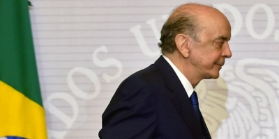 Canciller de Brasil Jos� Serra presenta su renuncia por "problemas de salud" 