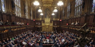 Revuelta de los Lores: aprueban proteger derechos de europeos tras Brexit