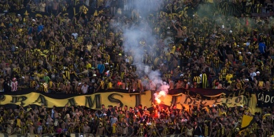 Pe�arol comienza el sue�o copero