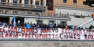 Adeom se concentra contra empresas "rompehuelgas"
