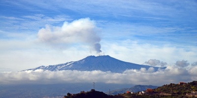 Diez heridos en una erupci�n del volc�n italiano Etna
