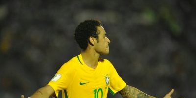 Brasil sue�a con una fiesta mundial contra Paraguay