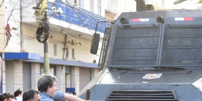 Incidentes y heridos tras avance de ley de reelecci�n en Paraguay 