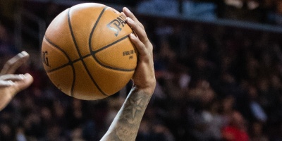 LeBron regresa a Cavs a senda del triunfo