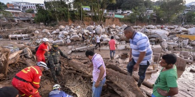 Colombia busca supervivientes de avalancha que dej� m�s de 200 muertos